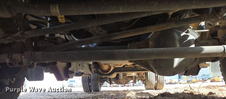 image for item DW3267 2017 Ford F450 Super Duty XL flatbed truck