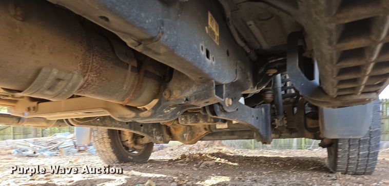 image for item DW3267 2017 Ford F450 Super Duty XL flatbed truck