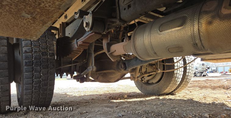 image for item DW3267 2017 Ford F450 Super Duty XL flatbed truck