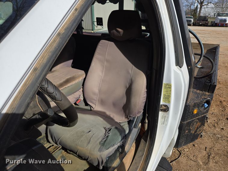 image for item DW3267 2017 Ford F450 Super Duty XL flatbed truck