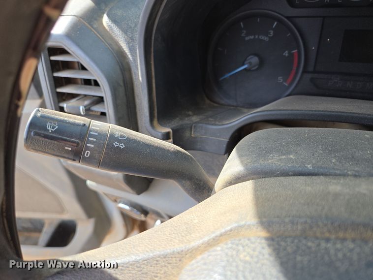 image for item DW3267 2017 Ford F450 Super Duty XL flatbed truck