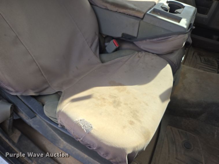 image for item DW3267 2017 Ford F450 Super Duty XL flatbed truck