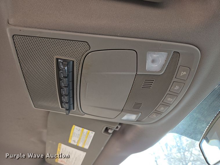 image for item DW3267 2017 Ford F450 Super Duty XL flatbed truck