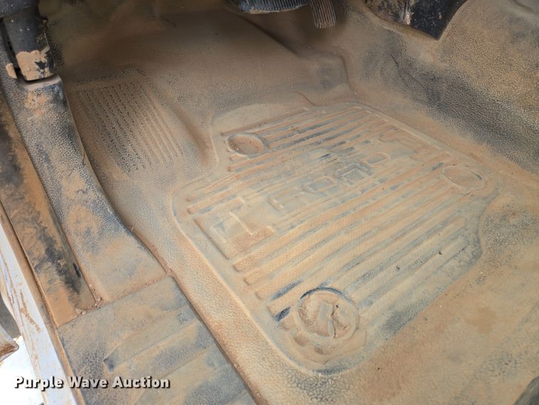 image for item DW3267 2017 Ford F450 Super Duty XL flatbed truck