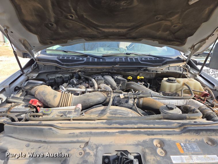 image for item DW3267 2017 Ford F450 Super Duty XL flatbed truck