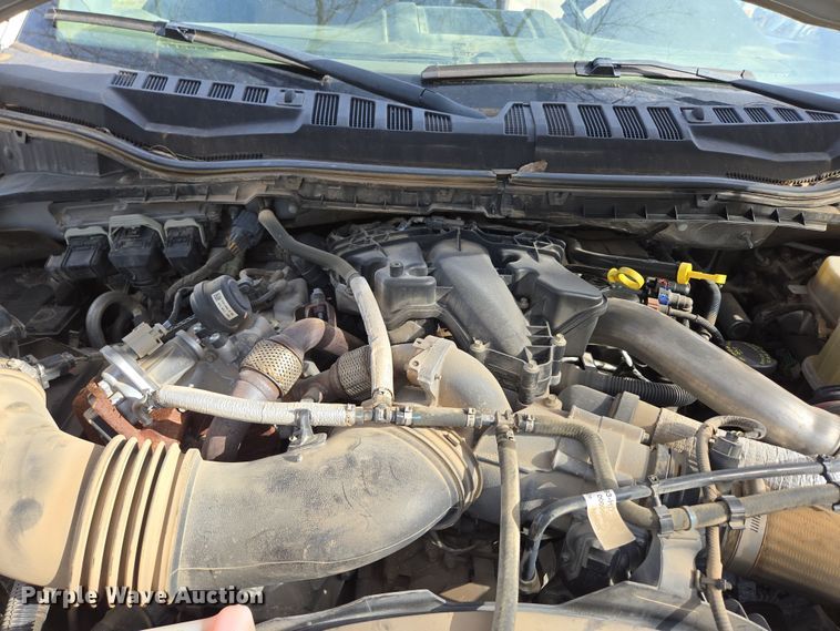 image for item DW3267 2017 Ford F450 Super Duty XL flatbed truck