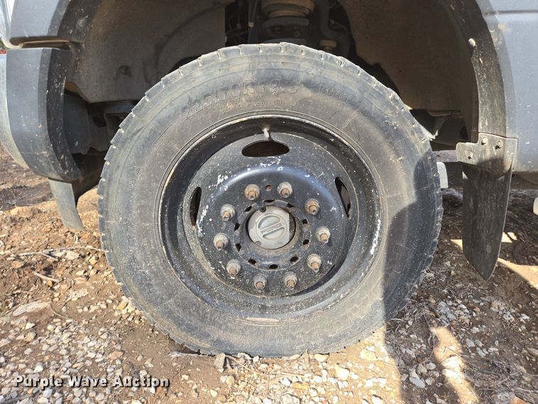 image for item DW3267 2017 Ford F450 Super Duty XL flatbed truck