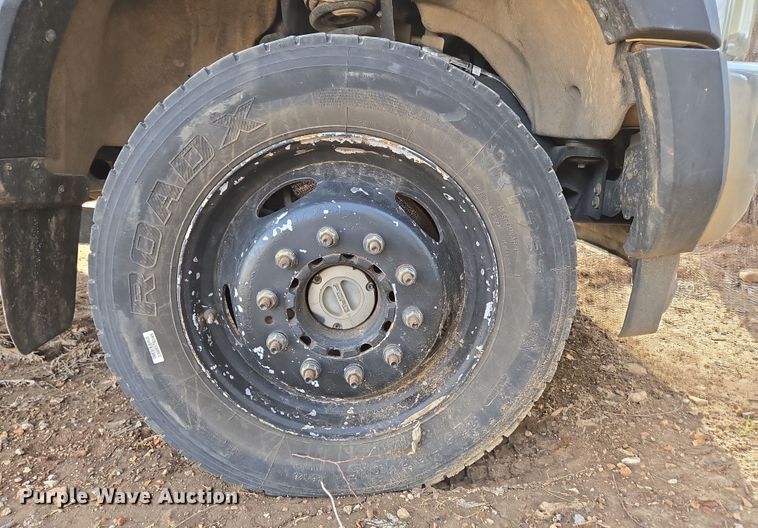 image for item DW3267 2017 Ford F450 Super Duty XL flatbed truck