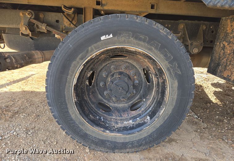 image for item DW3267 2017 Ford F450 Super Duty XL flatbed truck