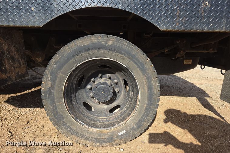 image for item DW3267 2017 Ford F450 Super Duty XL flatbed truck