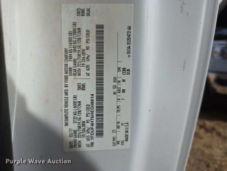 image for item DW3267 2017 Ford F450 Super Duty XL flatbed truck