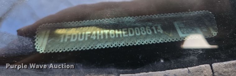 image for item DW3267 2017 Ford F450 Super Duty XL flatbed truck