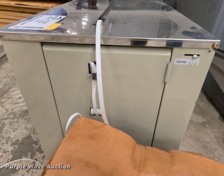image for item DW8546 Uline H-959 poly strapping machine
