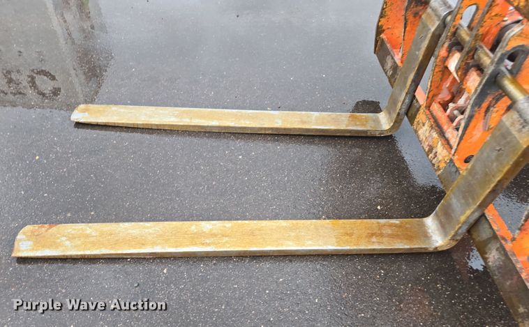 image for item DY6995 2019 Xtreme XR842 telehandler