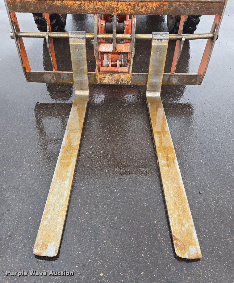 image for item DY6995 2019 Xtreme XR842 telehandler