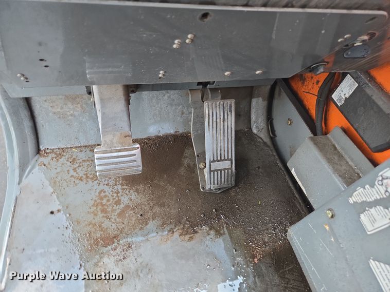 image for item DY6995 2019 Xtreme XR842 telehandler