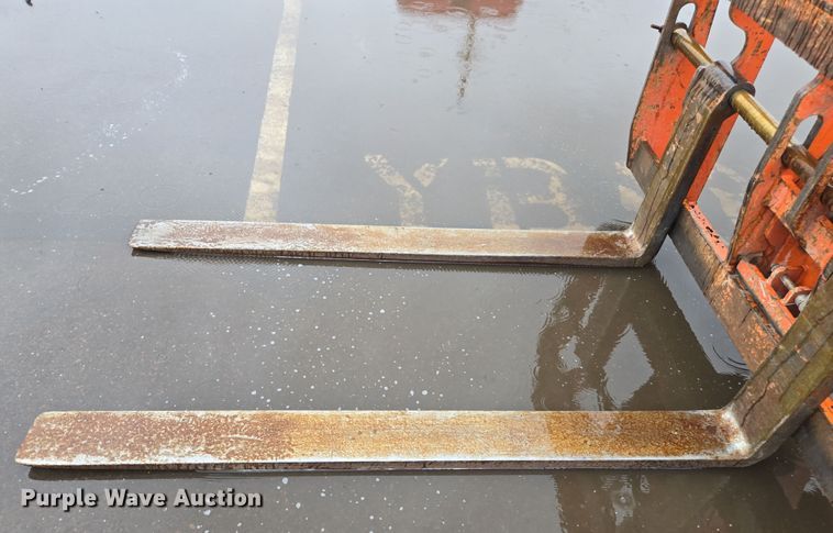 image for item DY6996 2019 Xtreme XR842 telehandler