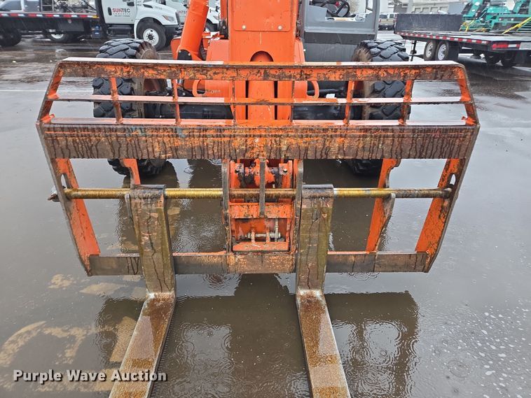 image for item DY6996 2019 Xtreme XR842 telehandler