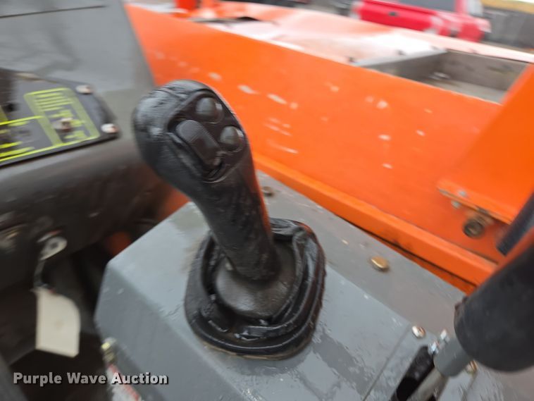 image for item DY6996 2019 Xtreme XR842 telehandler