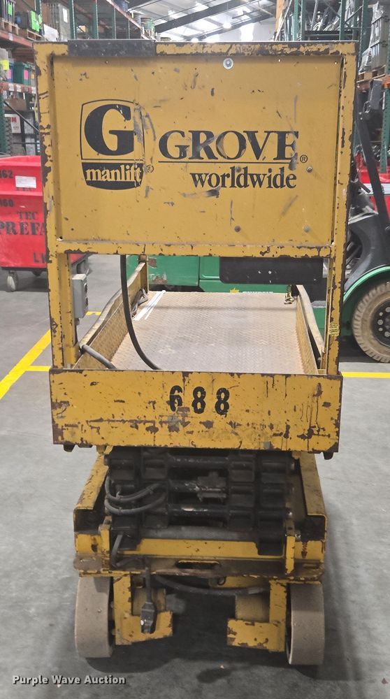 image for item DY6999 1998 Grove SM2532E scissor lift