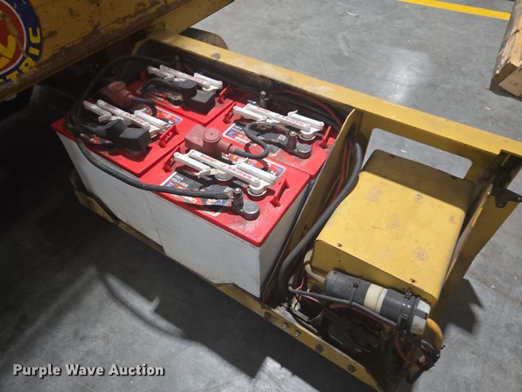 image for item DY6999 1998 Grove SM2532E scissor lift