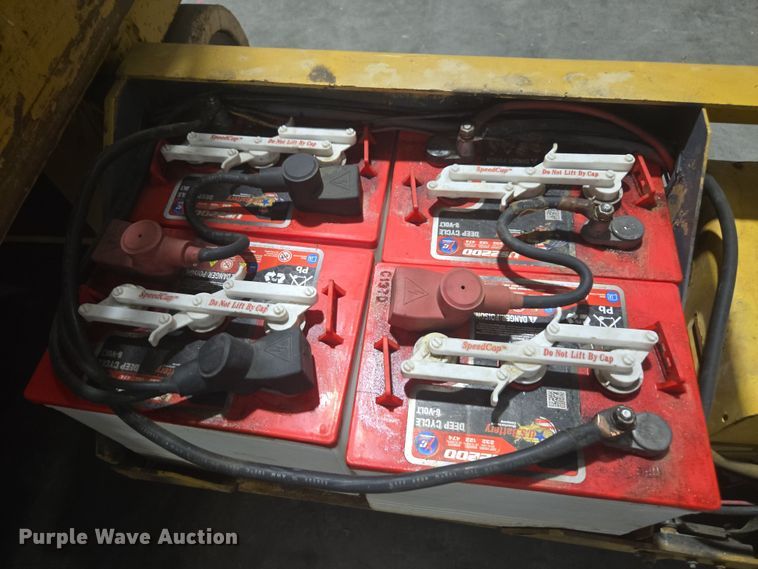 image for item DY6999 1998 Grove SM2532E scissor lift