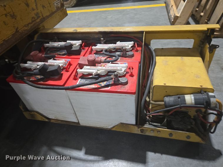 image for item DY6999 1998 Grove SM2532E scissor lift