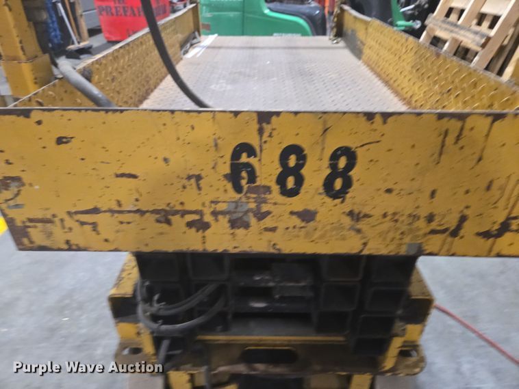 image for item DY6999 1998 Grove SM2532E scissor lift