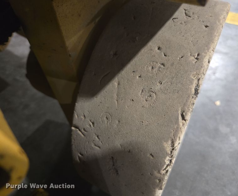 image for item DY6999 1998 Grove SM2532E scissor lift