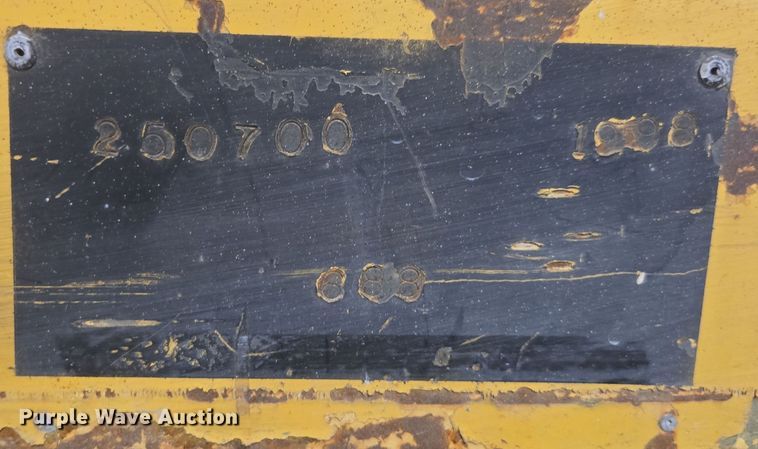 image for item DY6999 1998 Grove SM2532E scissor lift