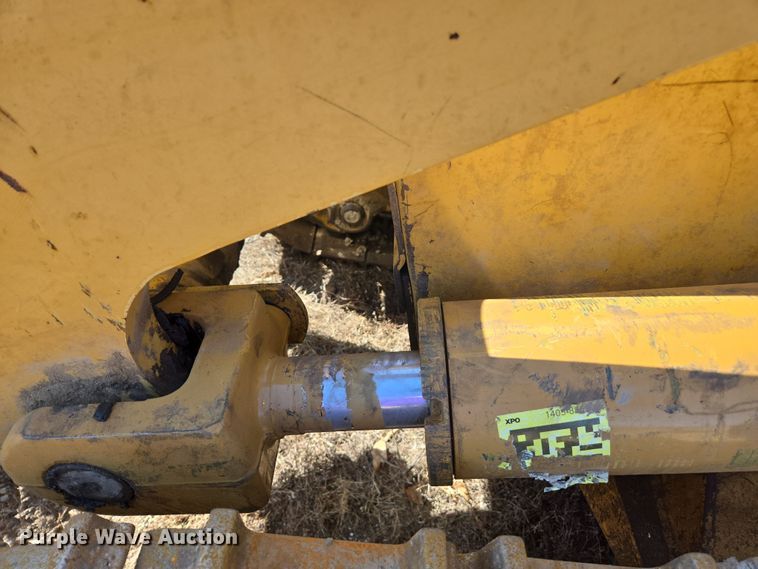 image for item DZ3986 2000 Caterpillar 953C track loader