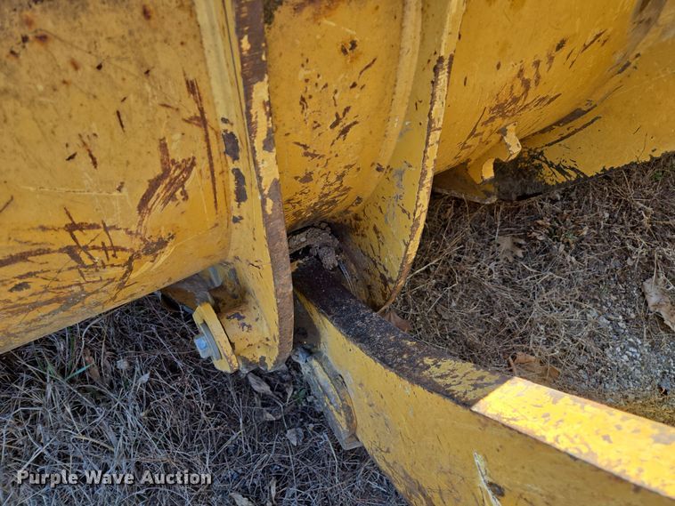 image for item DZ3986 2000 Caterpillar 953C track loader