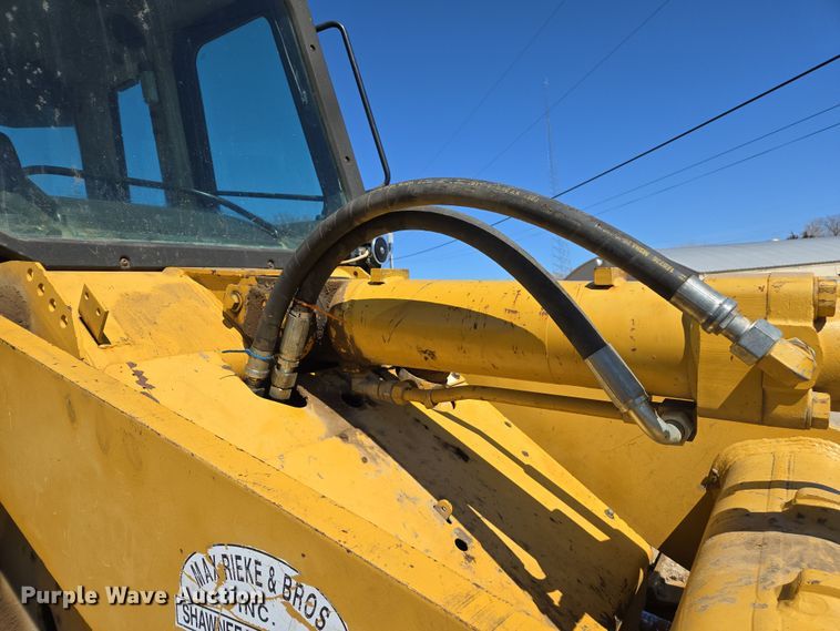 image for item DZ3986 2000 Caterpillar 953C track loader