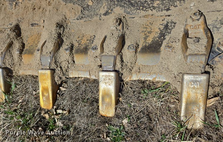 image for item DZ3986 2000 Caterpillar 953C track loader