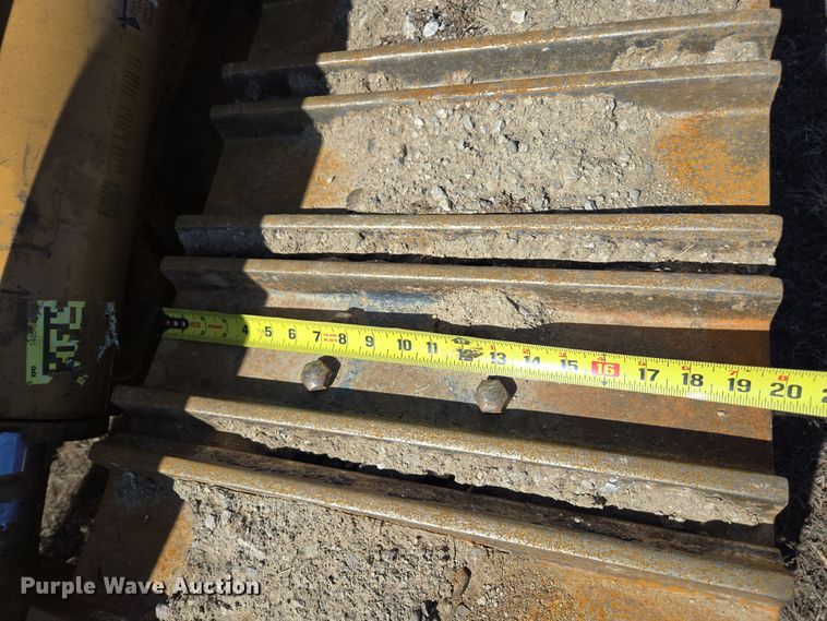 image for item DZ3986 2000 Caterpillar 953C track loader