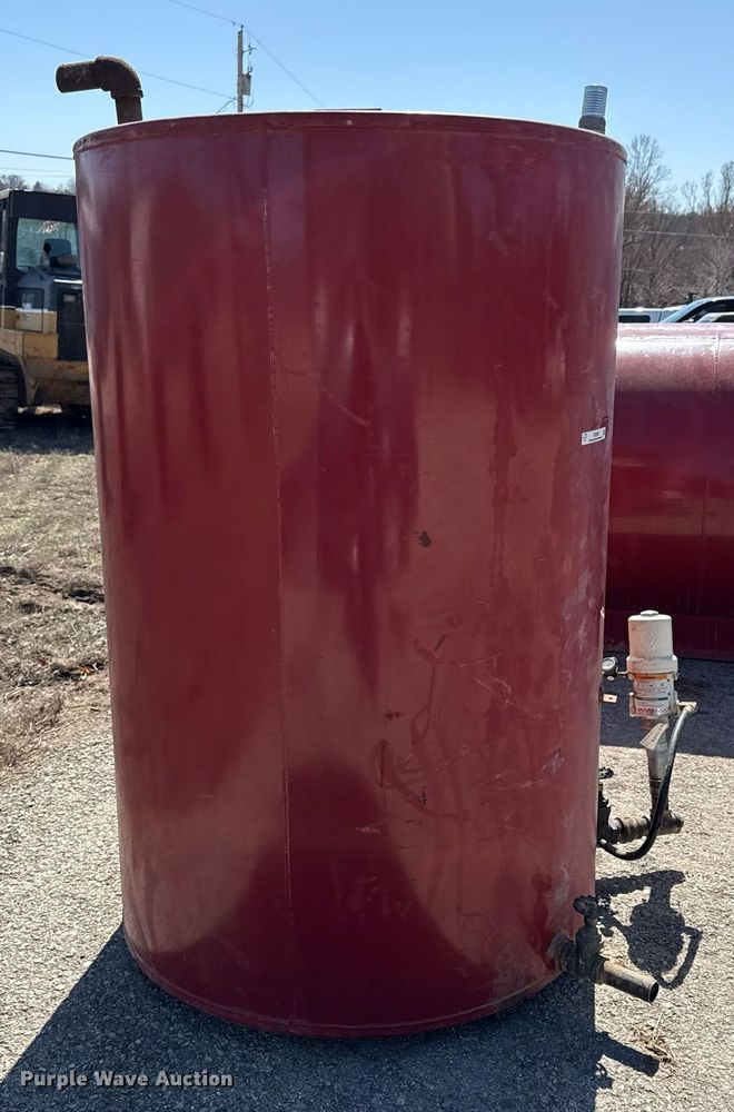 image for item DZ3992 Oil tank