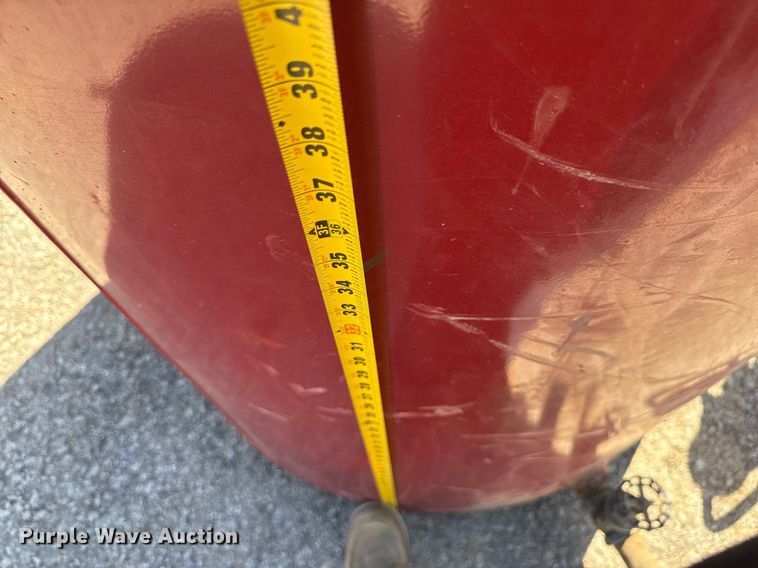 image for item DZ3992 Oil tank