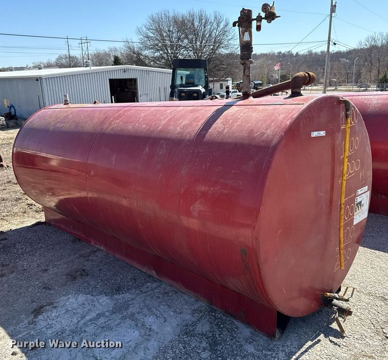 image for item DZ3993 Oil tank