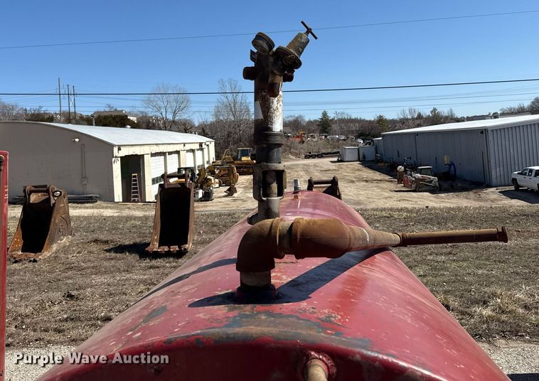 image for item DZ3993 Oil tank