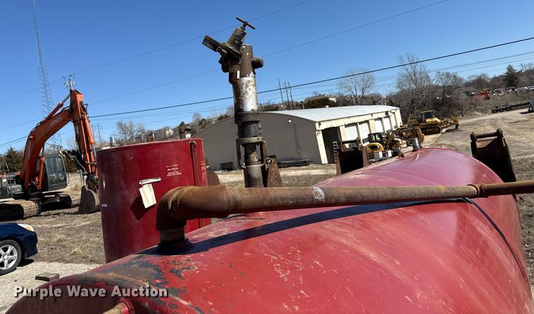 image for item DZ3993 Oil tank