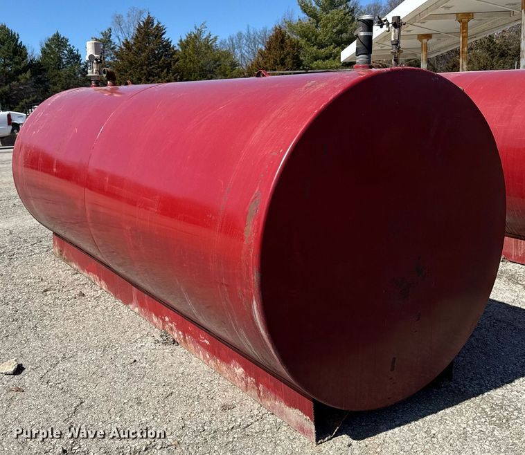 image for item DZ3994 Oil tank