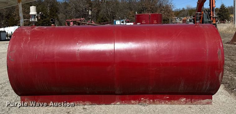 image for item DZ3994 Oil tank