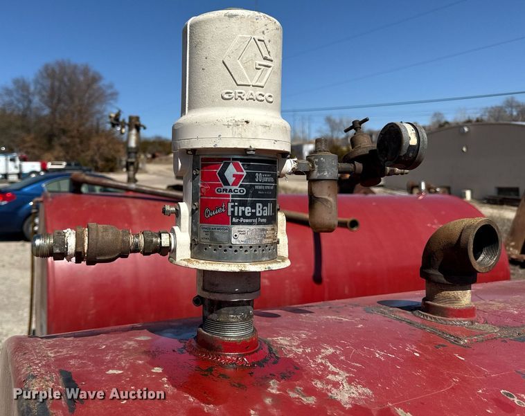 image for item DZ3994 Oil tank