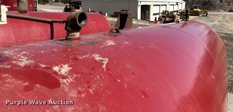 image for item DZ3994 Oil tank