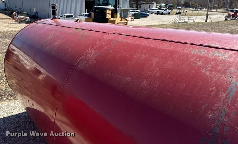 image for item DZ3994 Oil tank