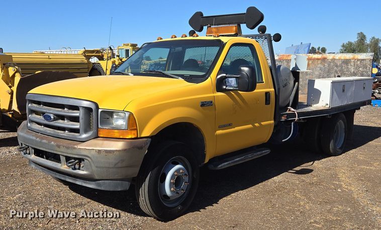 image for item EC0870 2001 Ford F450 Super Duty XL flatbed truck