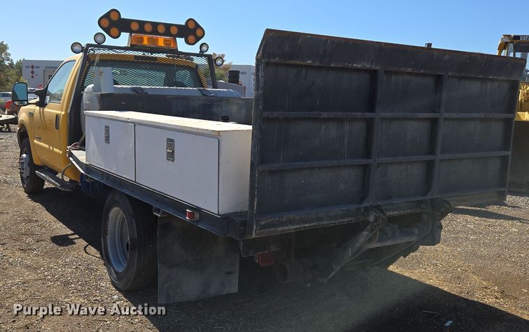 image for item EC0870 2001 Ford F450 Super Duty XL flatbed truck