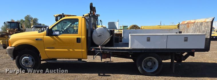 image for item EC0870 2001 Ford F450 Super Duty XL flatbed truck