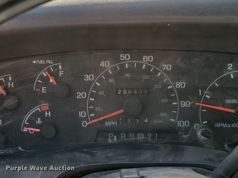 image for item EC0870 2001 Ford F450 Super Duty XL flatbed truck