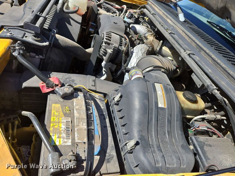 image for item EC0870 2001 Ford F450 Super Duty XL flatbed truck